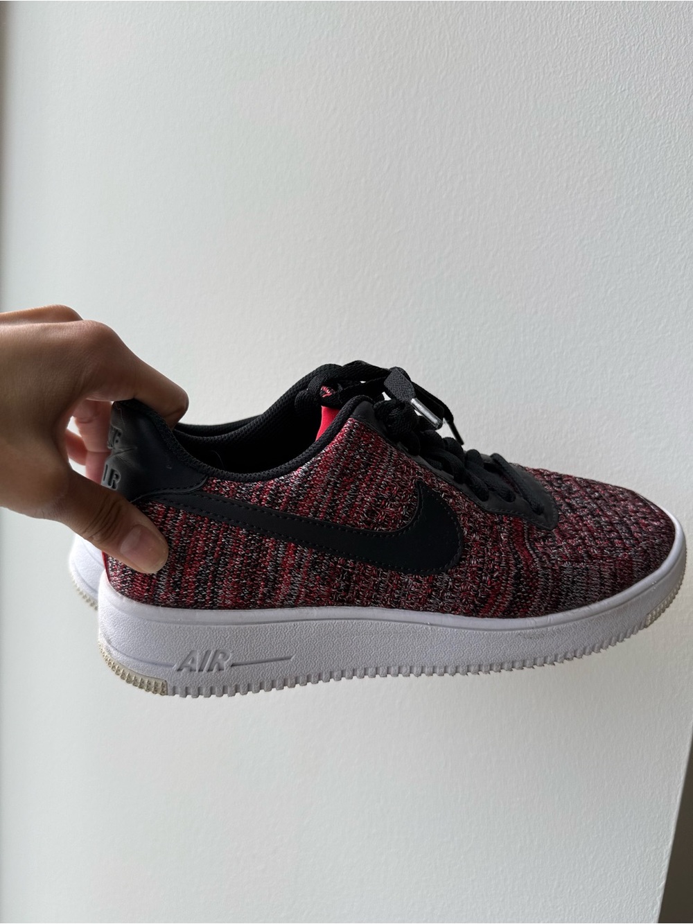 Nike Flyknit Low Top Sneaker - Black & Red Knit